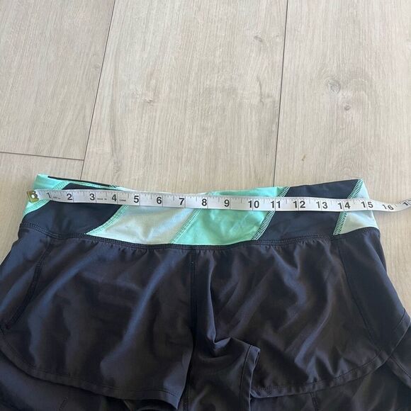 Lululemon Women Run Speed Short Black Light Green Size 6 - Picture 5 of 7